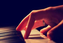 国际比赛日五佳球：维尼修斯PK阿尔马达，詹姆斯旋无解弯刀.